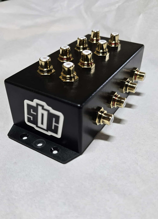 SBC Cock Box 2 In 4 Out Plastic RCA Distribution Box